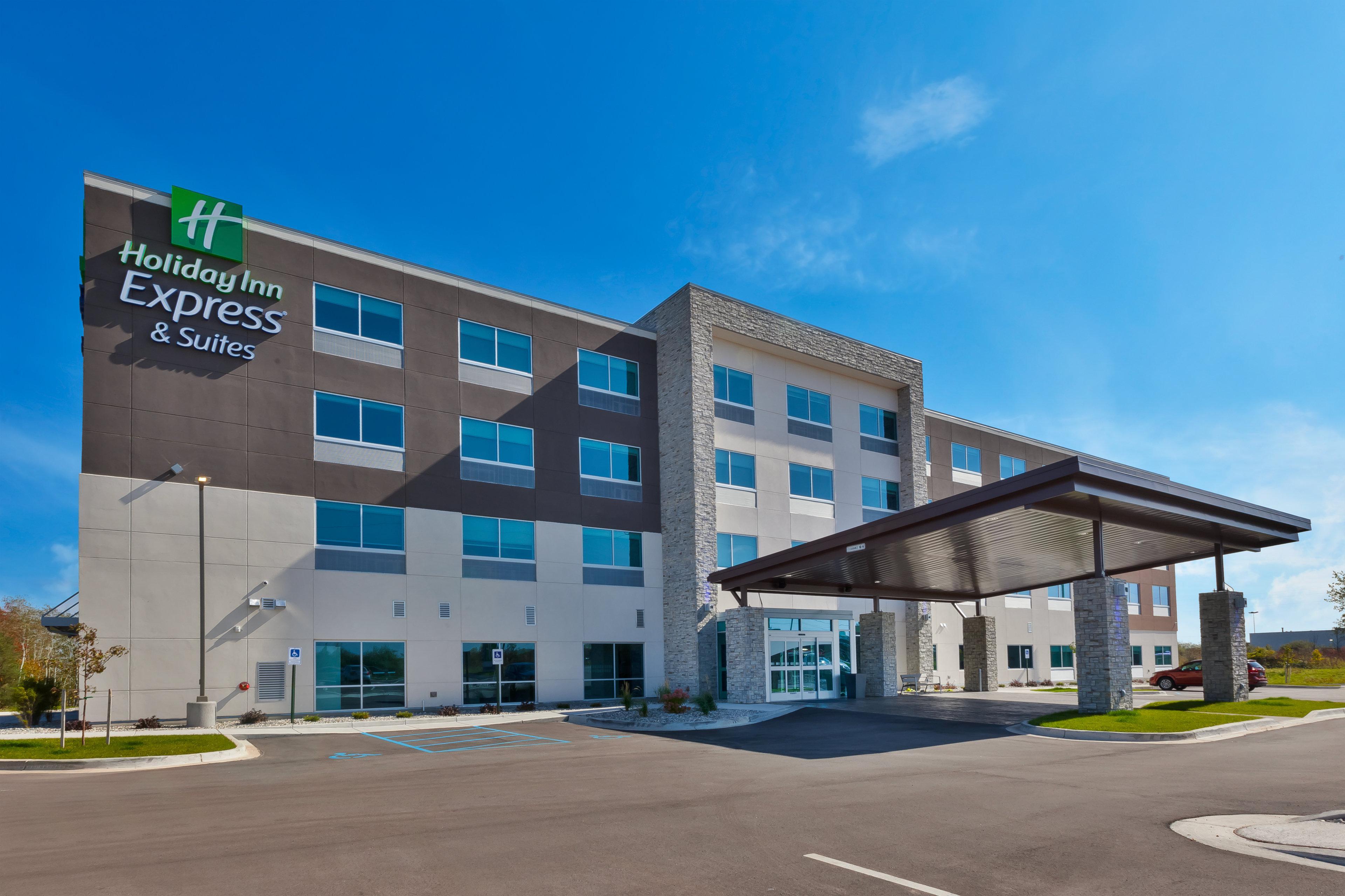 Holiday Inn Express & Suites - Cedar Springs - Grand Rapids N, An Ihg Hotel Exterior photo